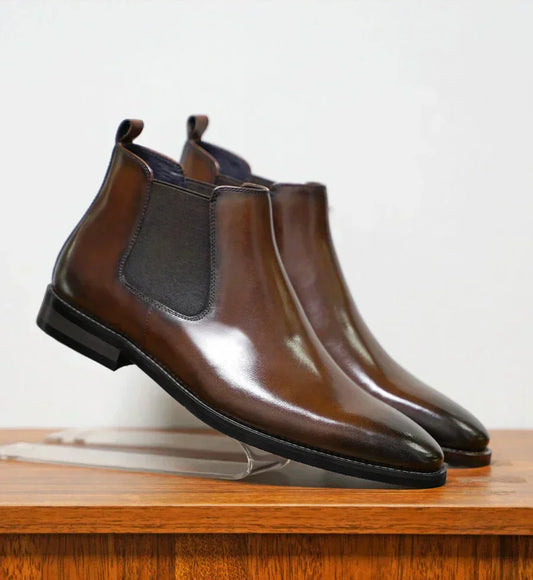Refined Leather Chelsea Boots — Sleek Design with Premium Comfort